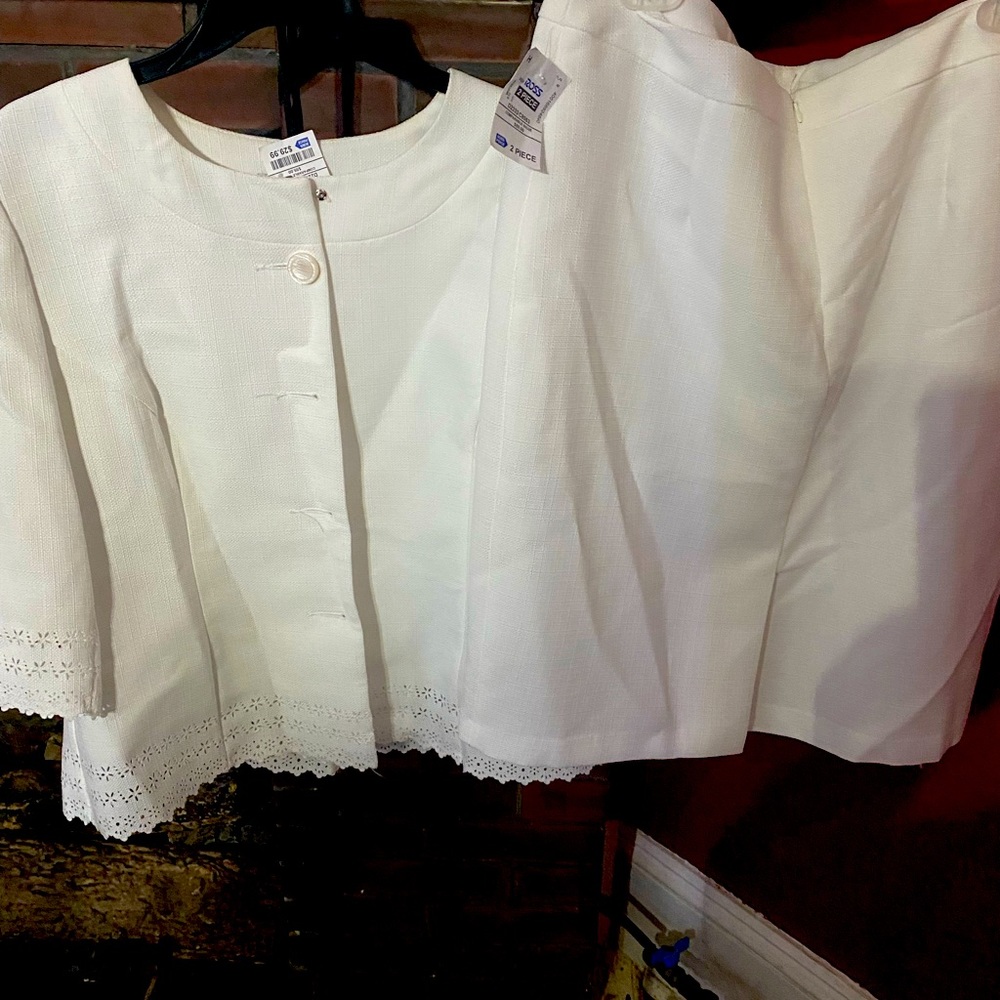 Brand new white skirt set
